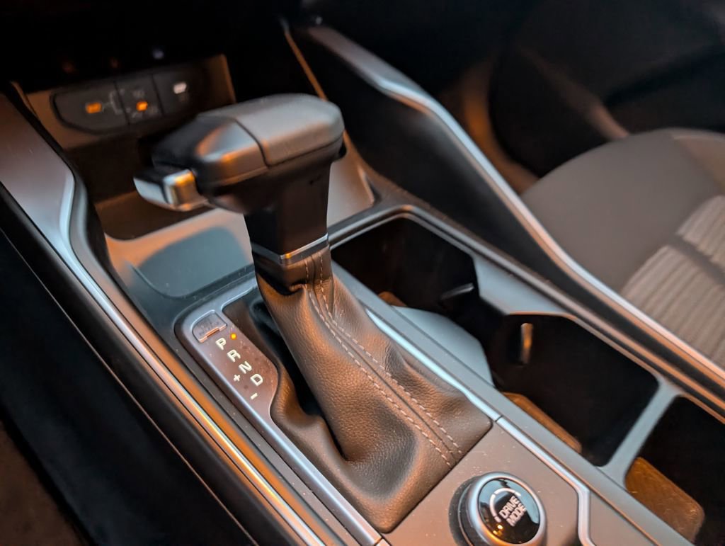 Used 2025 Kia Sorento LX image 21