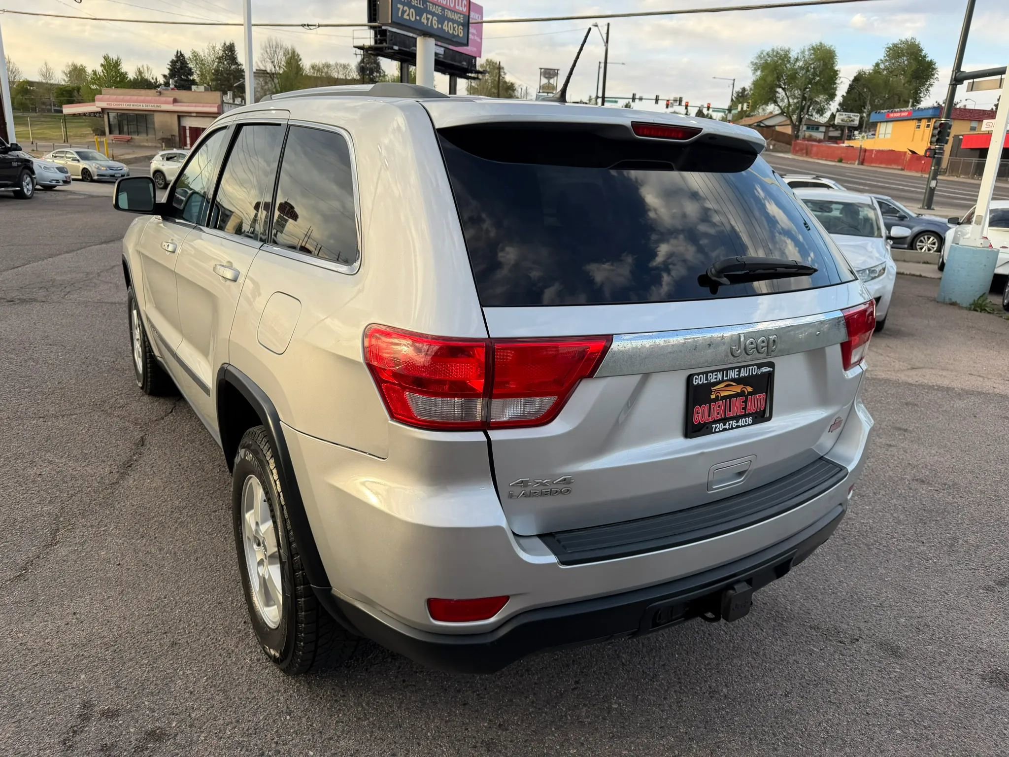 Used 2013 Jeep Grand Cherokee Laredo w/ Laredo E Group AWD/4WD image 6