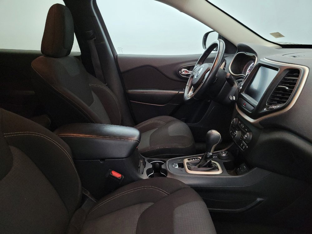 Used 2016 Jeep Cherokee Latitude w/ Cold Weather Group image 21