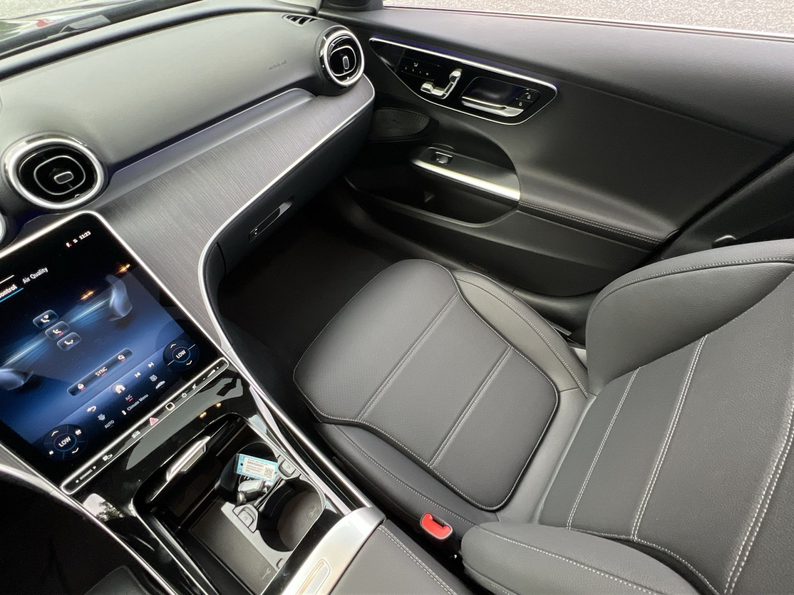 New 2026 Mercedes-Benz C 300 4MATIC Sedan image 14