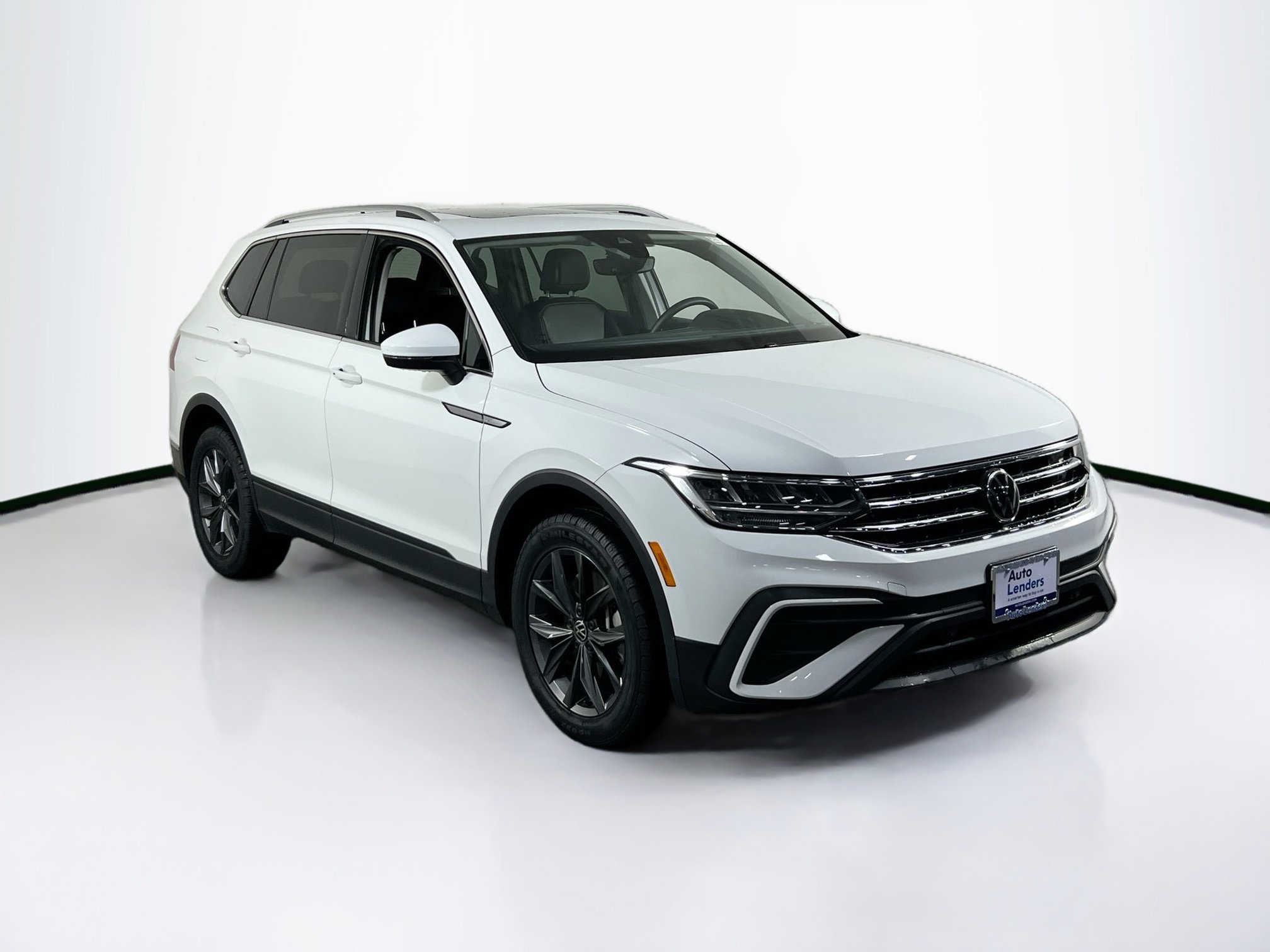 Used 2022 Volkswagen Tiguan SE AWD/4WD image 3