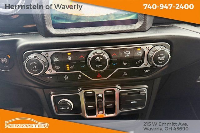 Used 2023 Jeep Wrangler Sahara image 17