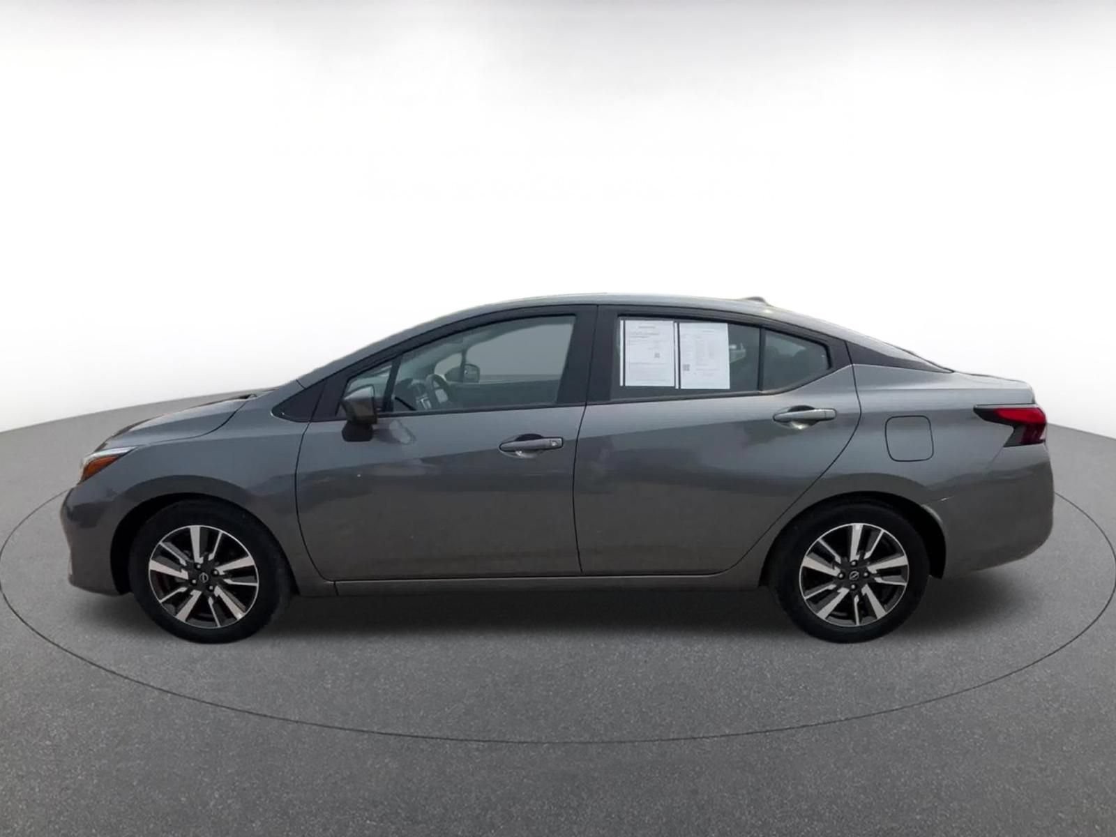 Used 2025 Nissan Versa SV FWD image 9