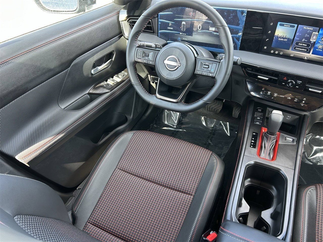 New 2026 Nissan Kicks SR FWD image 17