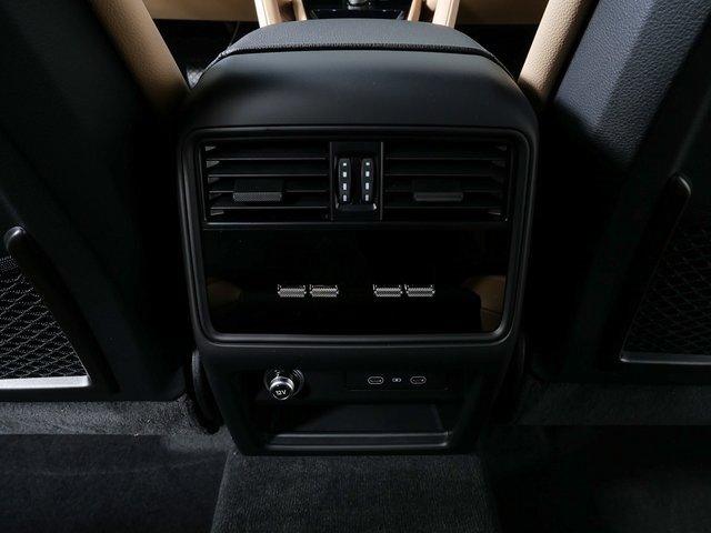 New 2026 Porsche Cayenne image 20