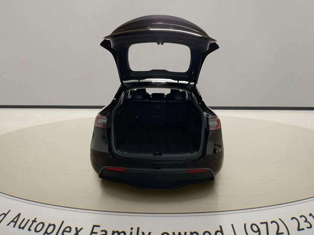 Used 2023 Tesla Model Y Performance image 7