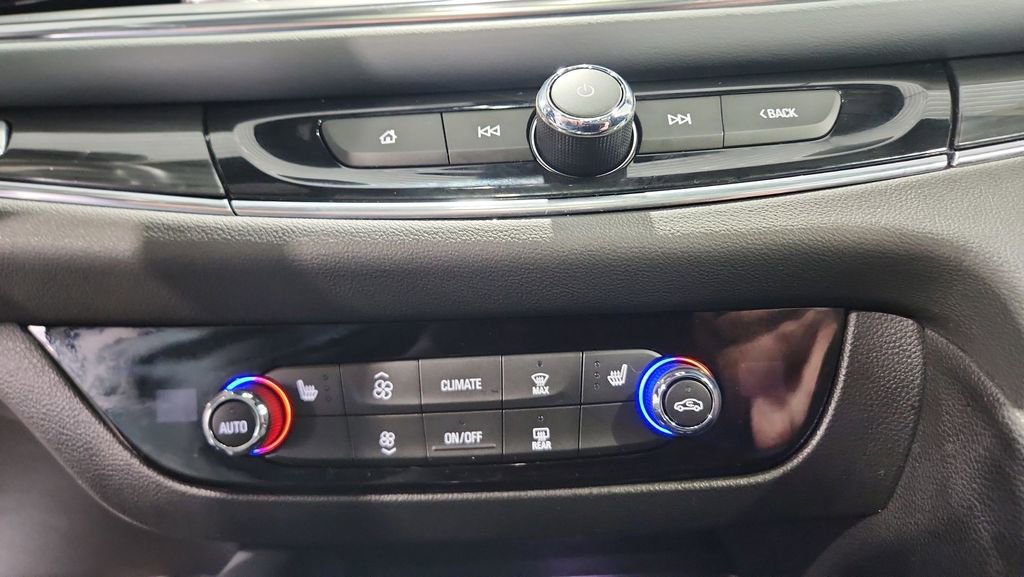 Used 2024 Buick Enclave Essence w/ Experience Buick Package image 23