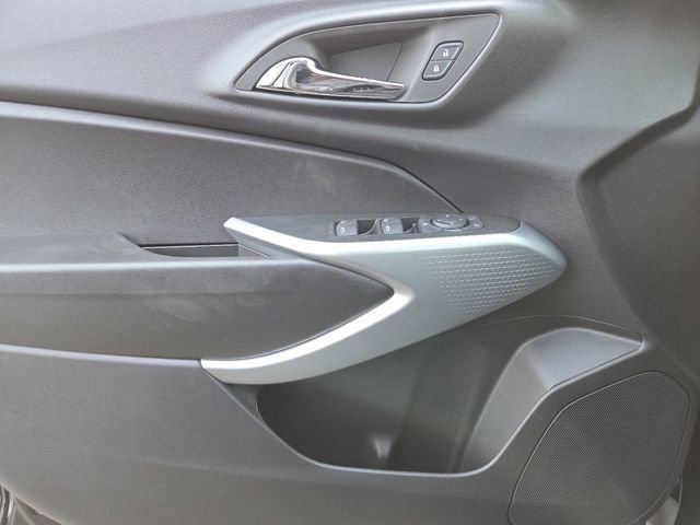 New 2026 Chevrolet Trax LS w/ LS Convenience Package FWD image 30