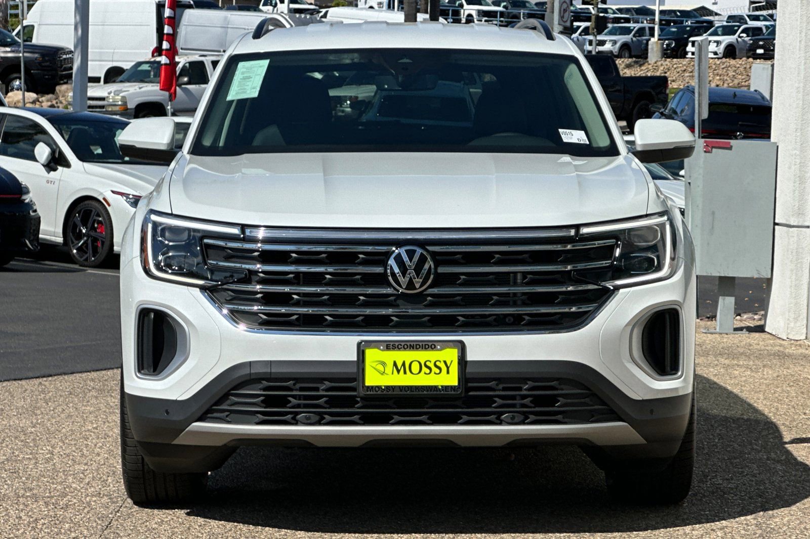 New 2026 Volkswagen Atlas SE image 8