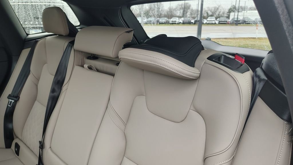New 2026 Volvo XC60 B5 Plus w/ Climate Package image 26