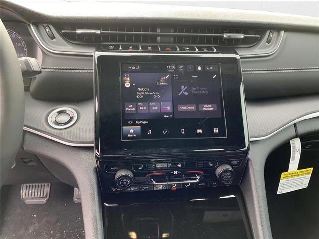 New 2025 Jeep Grand Cherokee Altitude image 15