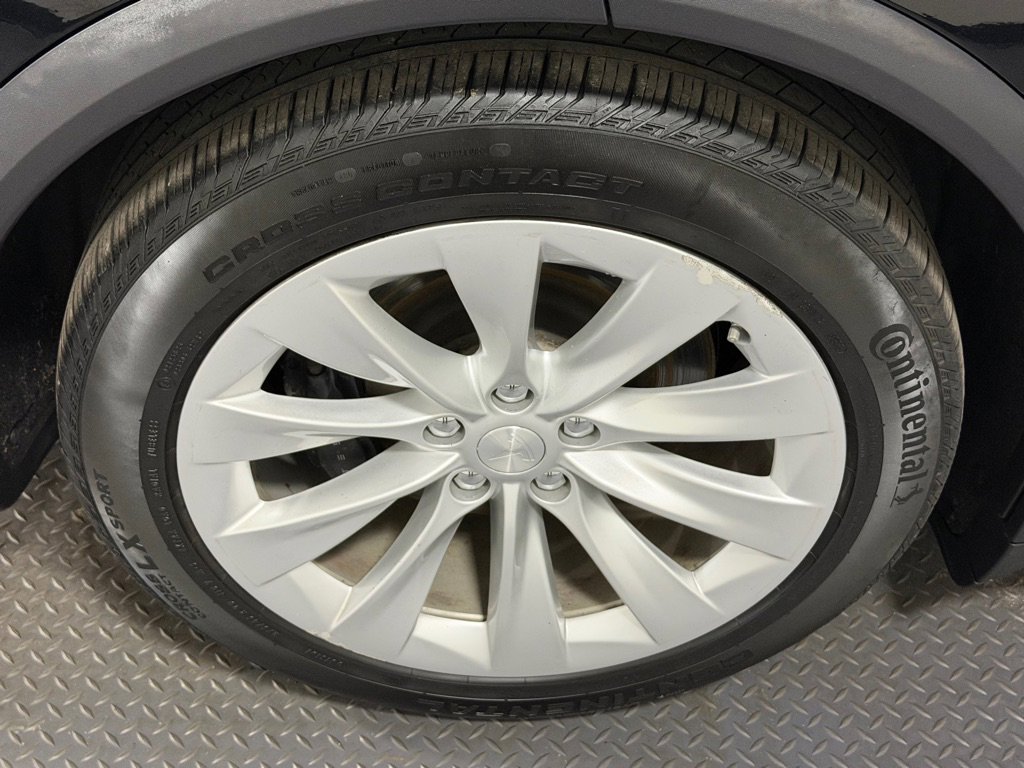 Used 2016 Tesla Model X 75D image 21