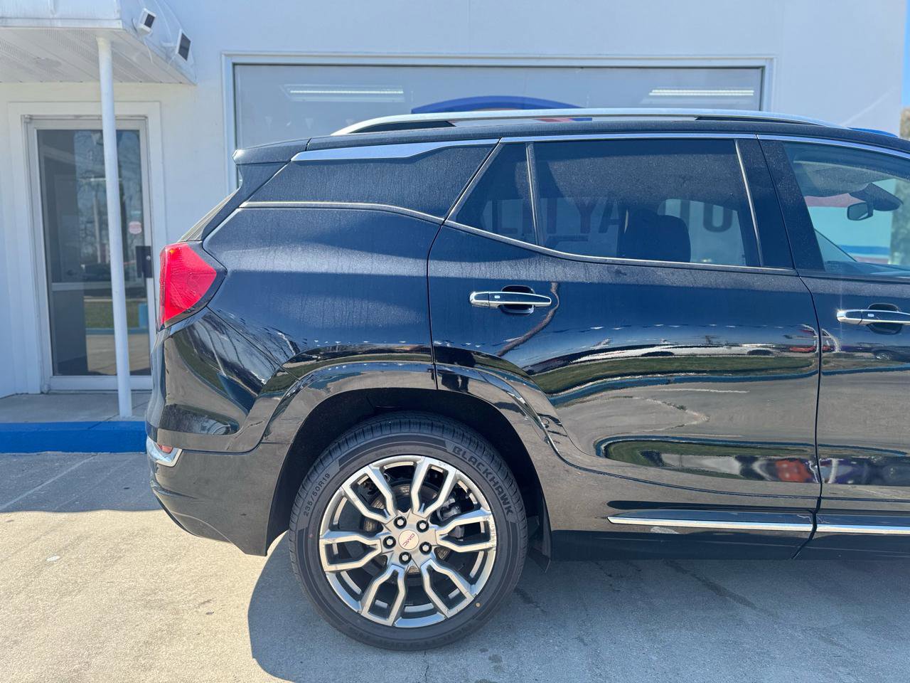 Used 2022 GMC Terrain Denali w/ Denali Premium Package image 26