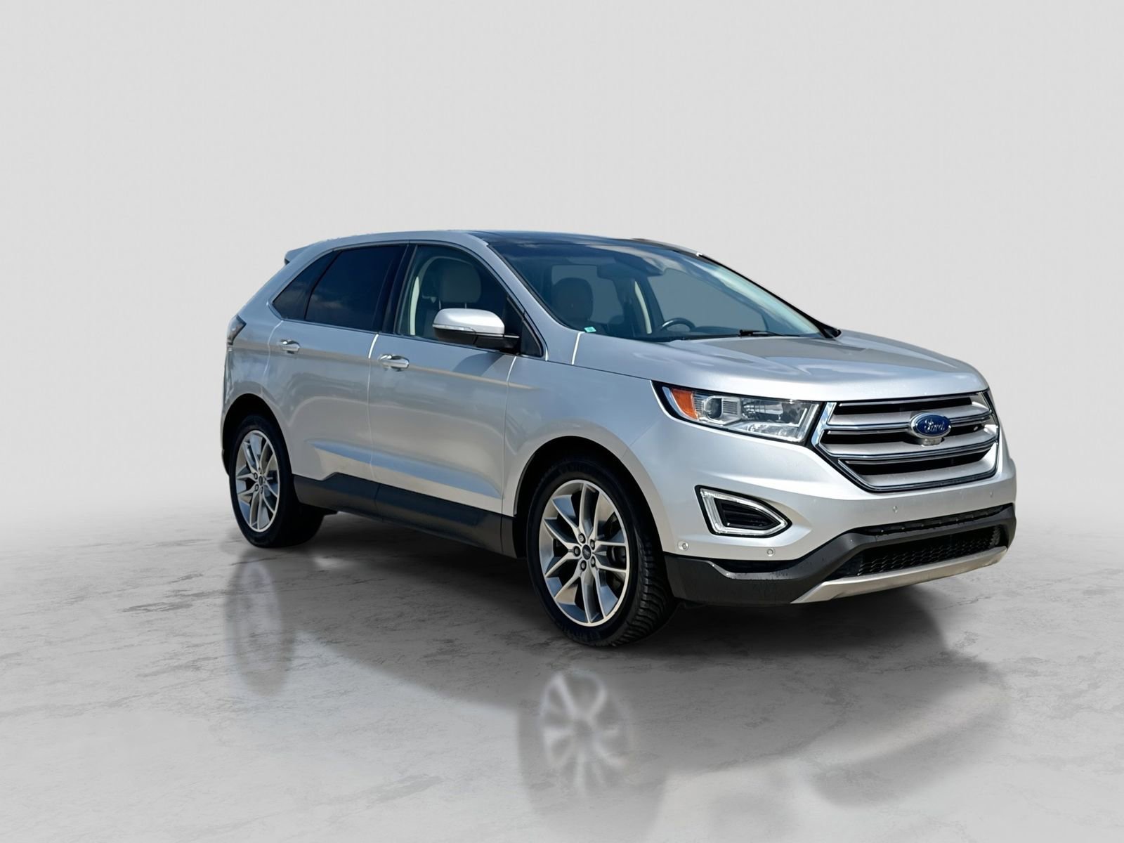 Used 2017 Ford Edge Titanium w/ Equipment Group 302A AWD/4WD image 10