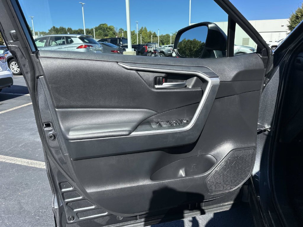 Used 2024 Toyota RAV4 SE AWD/4WD image 18