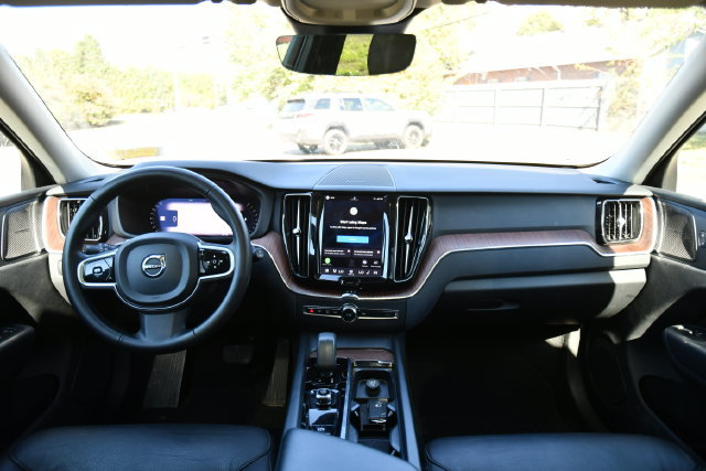 Used 2024 Volvo XC60 B5 Plus w/ Climate Package AWD/4WD image 18