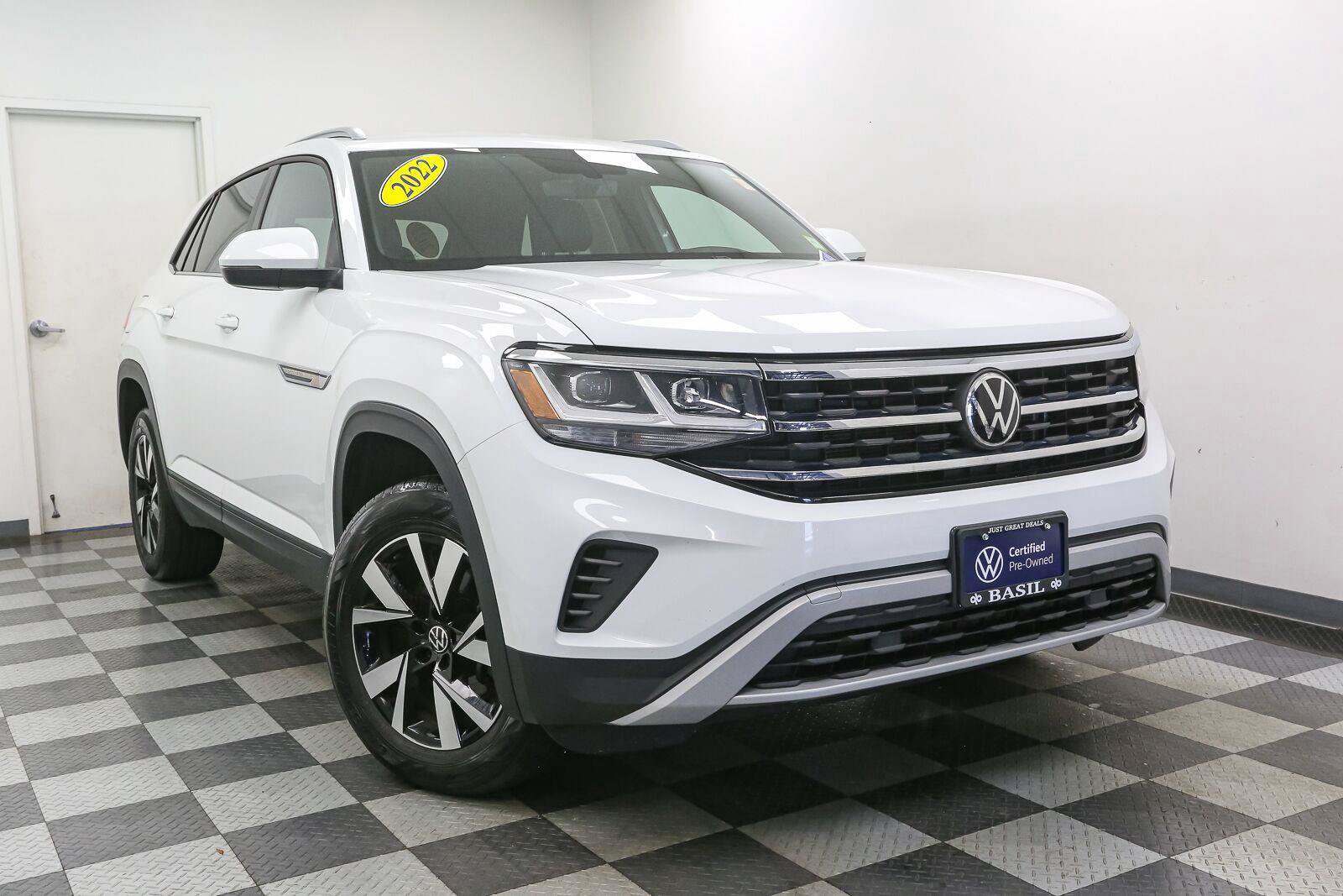 Certified 2022 Volkswagen Atlas Cross Sport SE AWD/4WD image 3