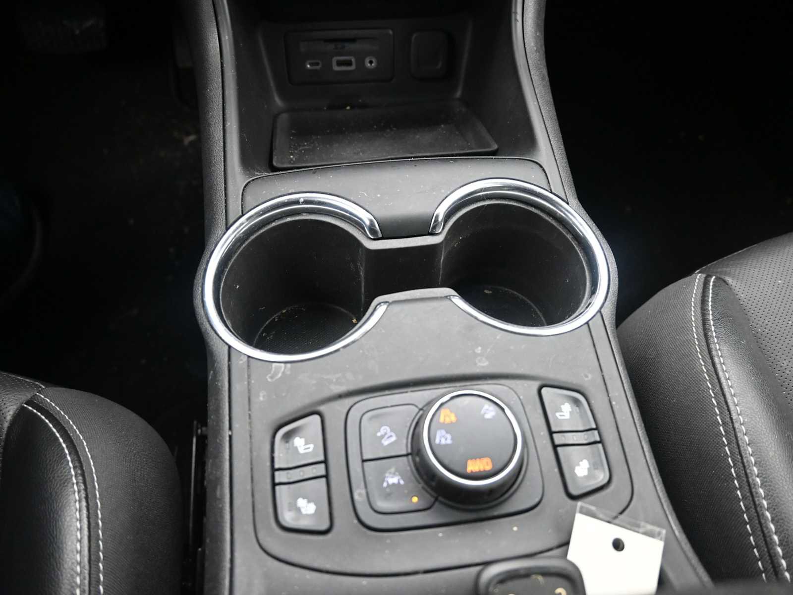 Used 2023 GMC Terrain SLT image 21