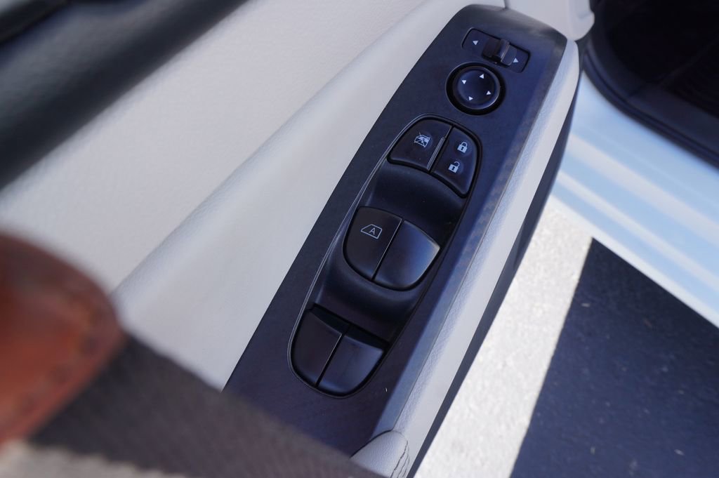 Certified 2025 Nissan Altima 2.5 SV FWD image 15