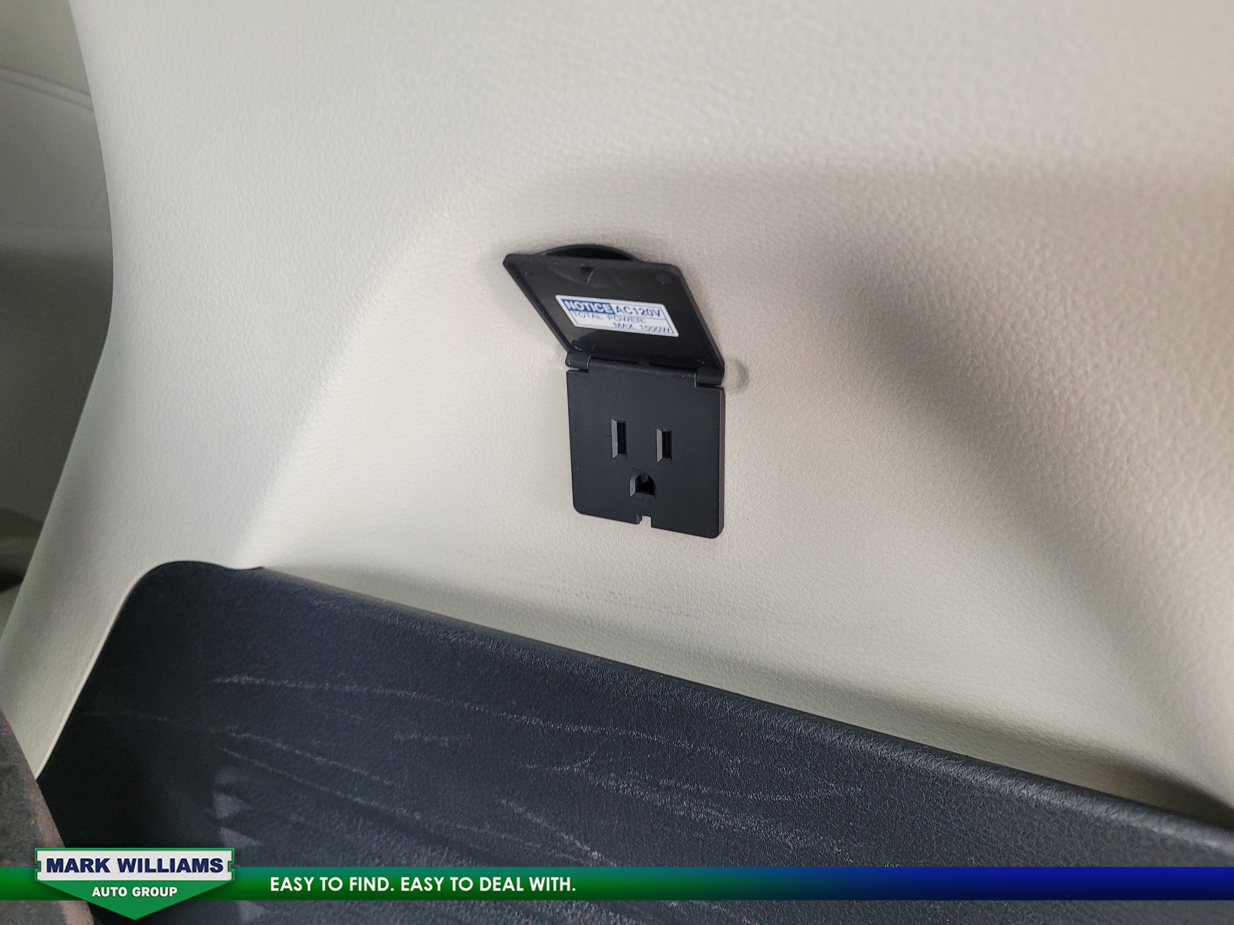 Used 2021 Toyota Sienna Platinum image 37