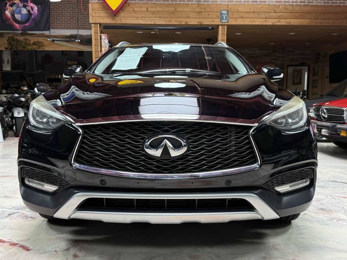 Used 2018 INFINITI QX30 Premium w/ Navigation Package AWD/4WD image 5