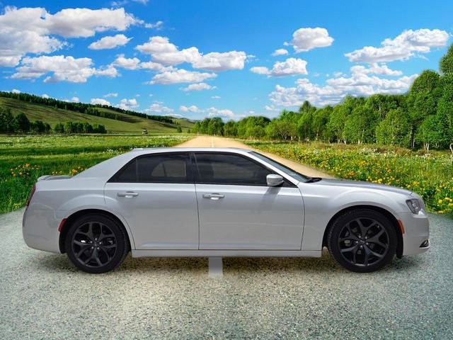 Certified 2022 Chrysler 300 S w/ Comfort Group RWD image 7