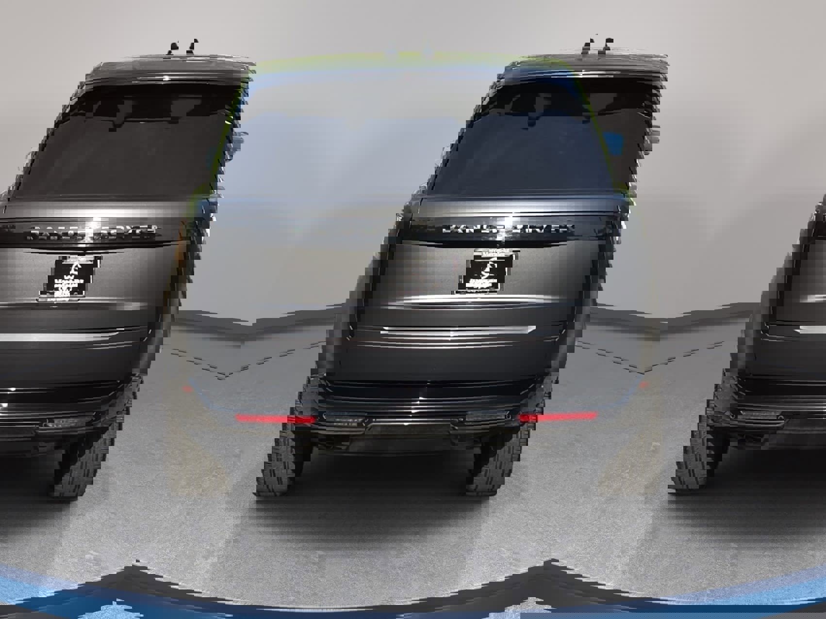 Used 2025 Land Rover Range Rover Long Wheelbase SE image 6