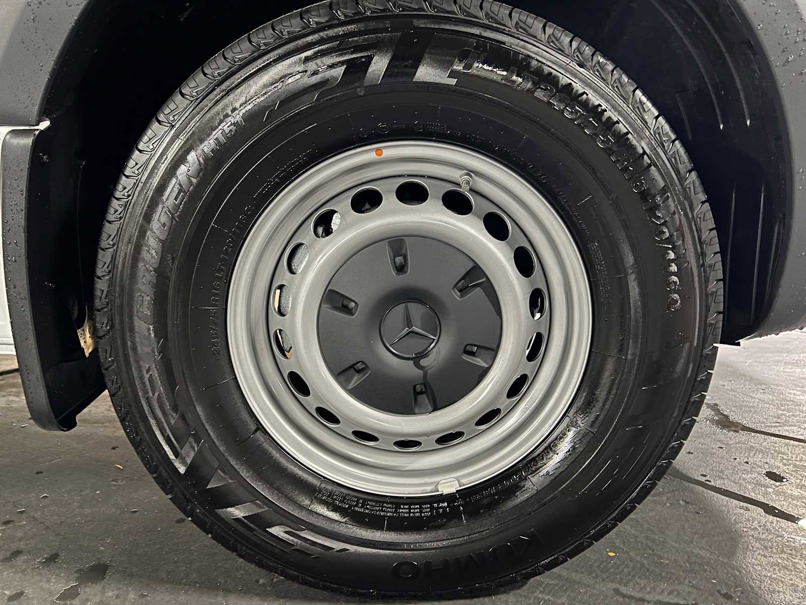 Used 2025 Mercedes-Benz Sprinter 2500 image 9