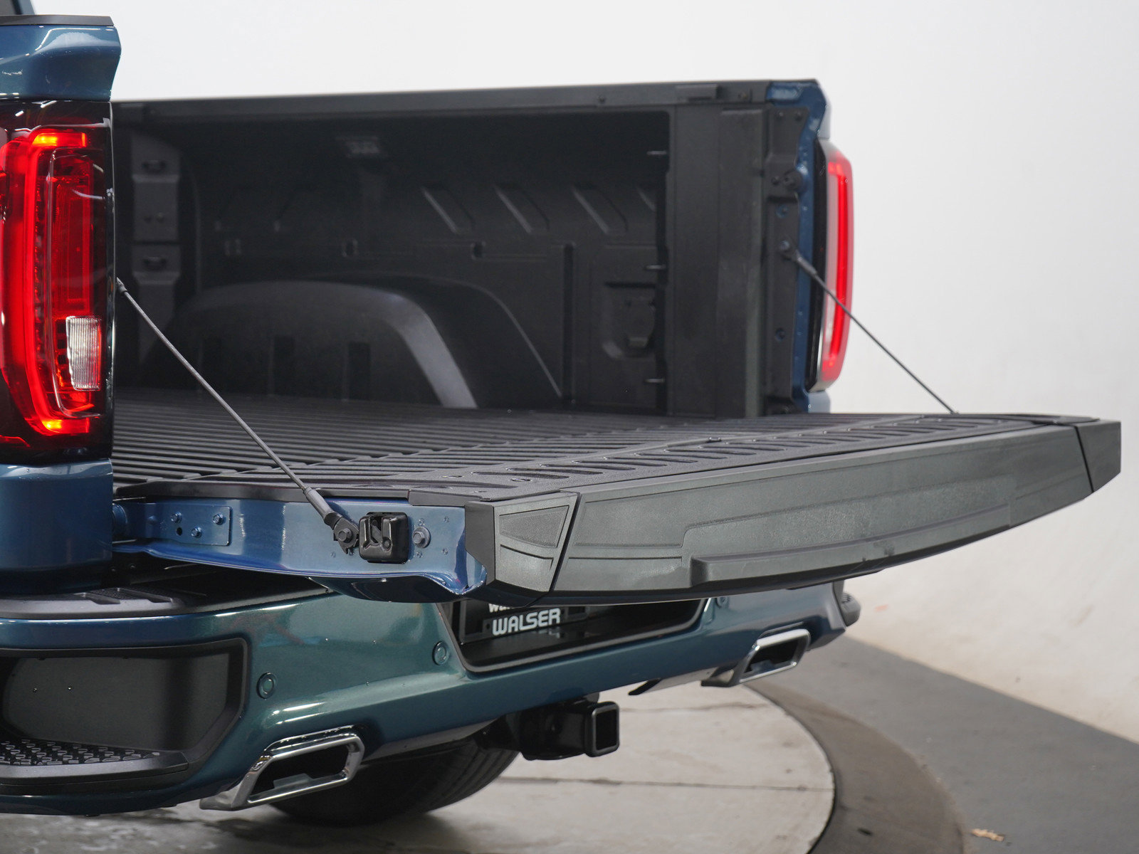 Used 2025 GMC Sierra 1500 Denali w/ Denali Reserve Package image 12