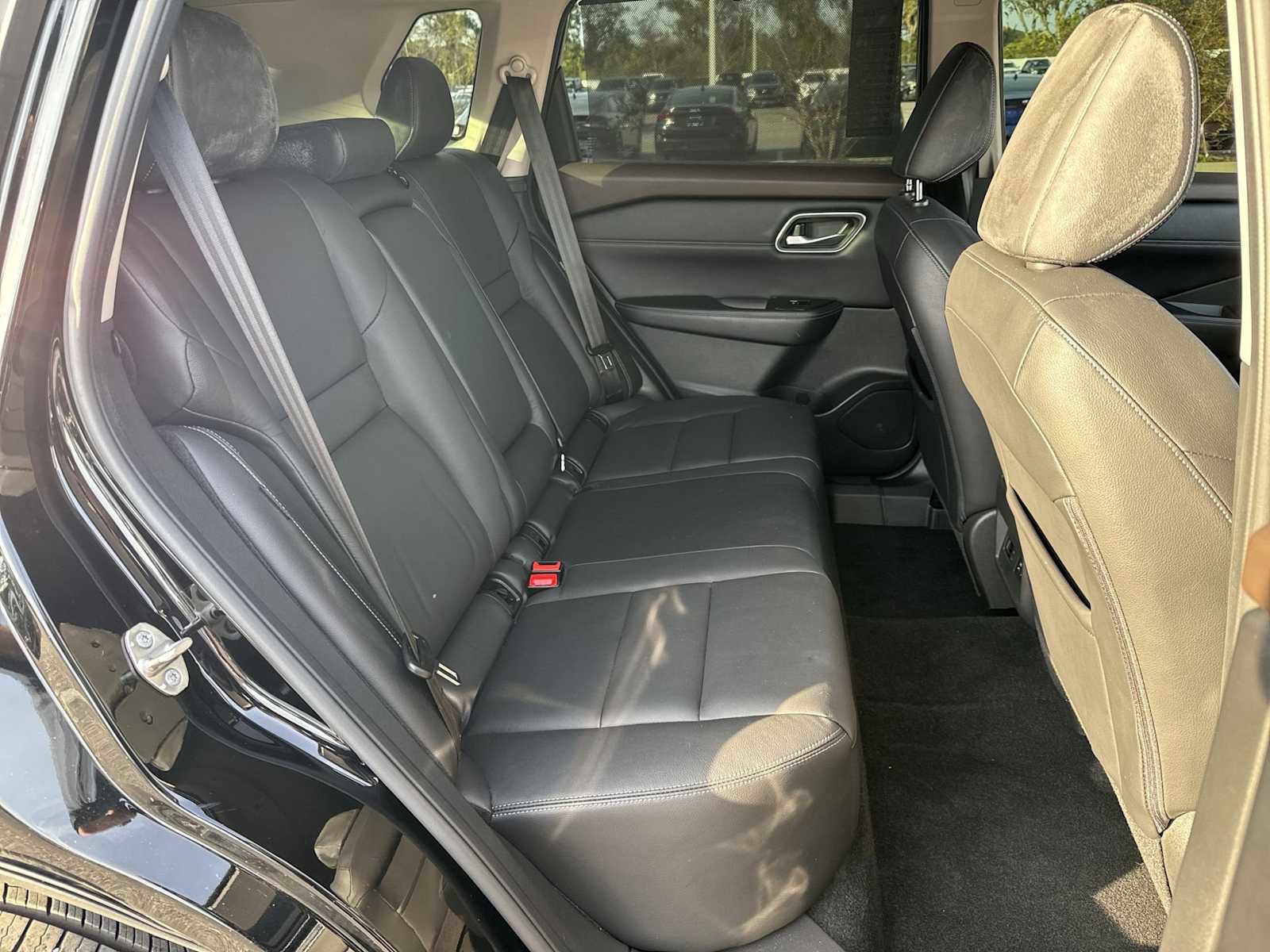 Used 2021 Nissan Rogue SL image 18