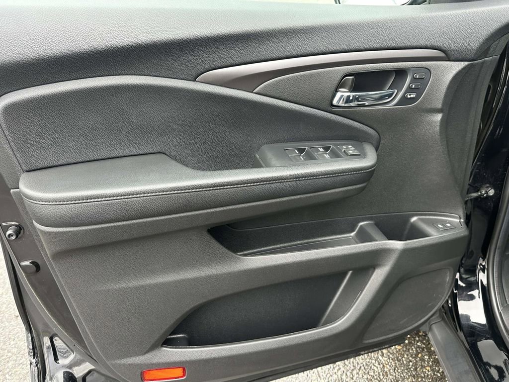 Certified 2022 Honda Pilot Special Edition image 15