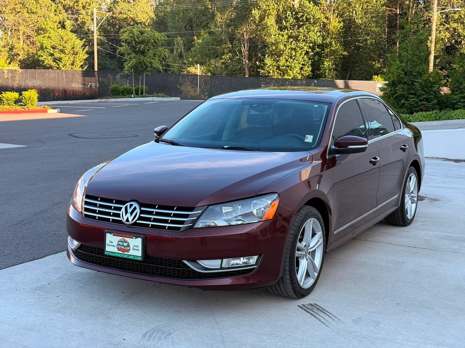 Used 2014 Volkswagen Passat TDI SE FWD image 1