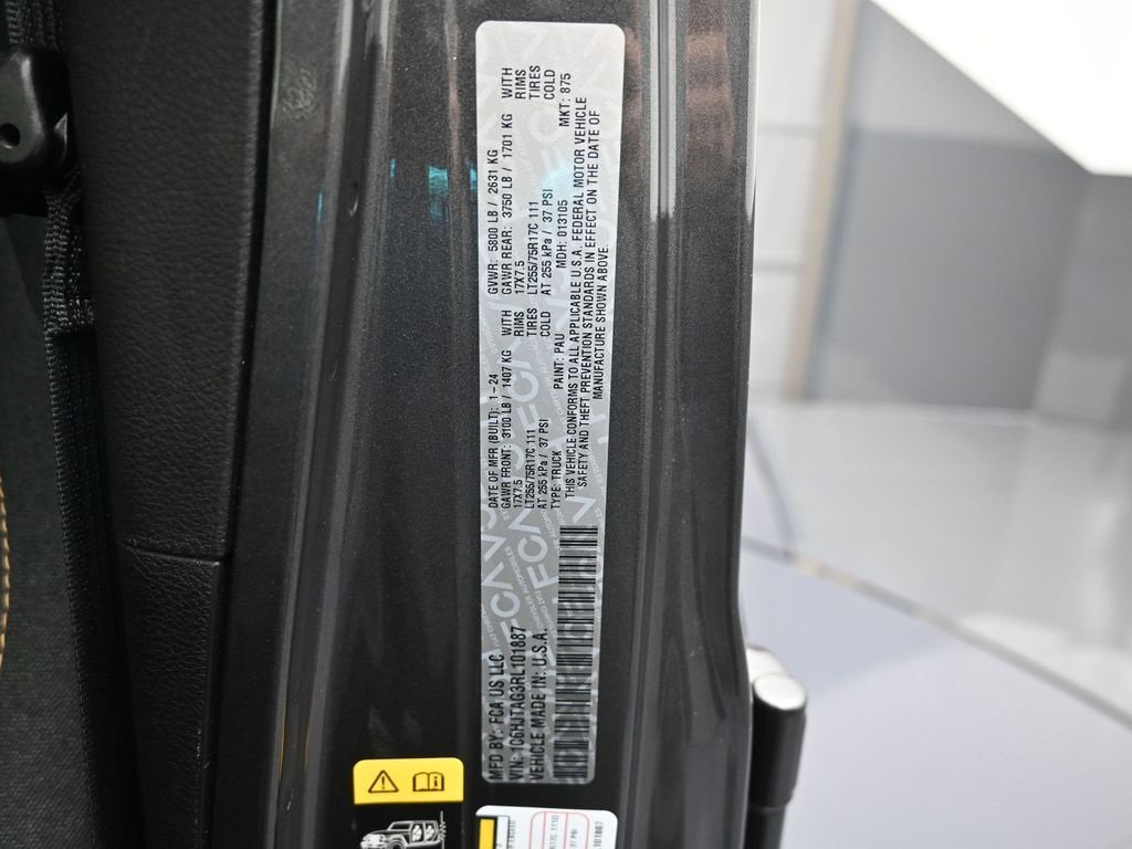 Used 2024 Jeep Gladiator Willys image 19