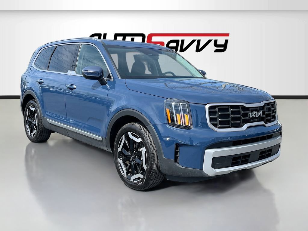 Used 2024 Kia Telluride S w/ S Sunroof Package