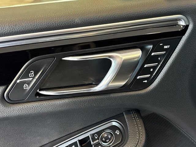 Used 2022 Porsche Macan S AWD/4WD image 20