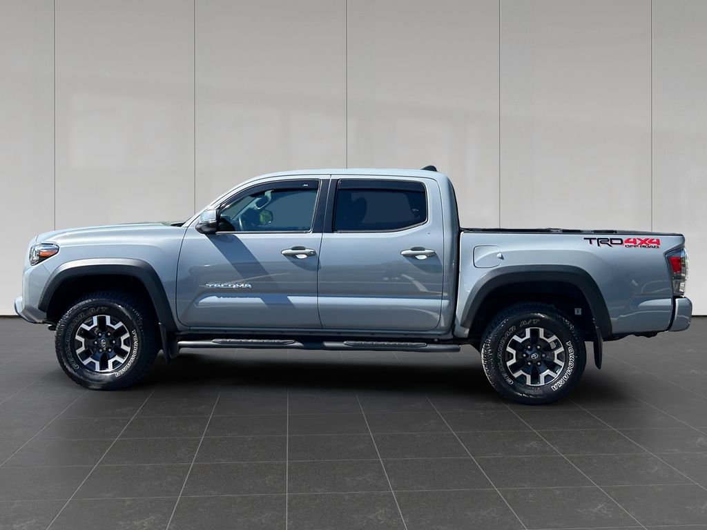 Used 2020 Toyota Tacoma TRD Off-Road w/ TRD Premium Off Road Package AWD/4WD image 2