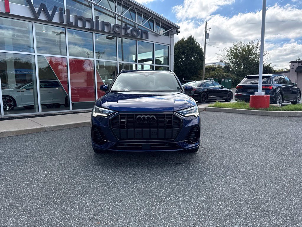 Used 2025 Audi Q3 2.0T Premium w/ Convenience Package AWD/4WD image 3