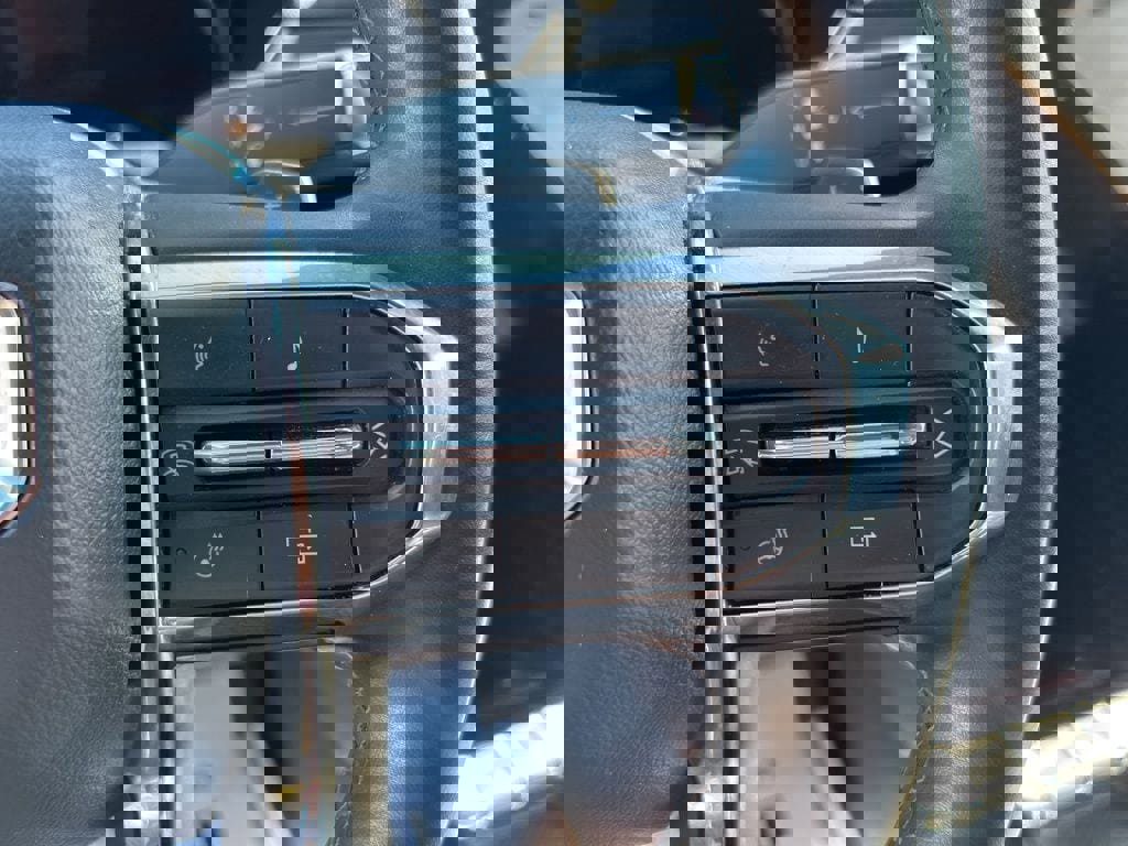 Used 2024 GMC Acadia Elevation image 32