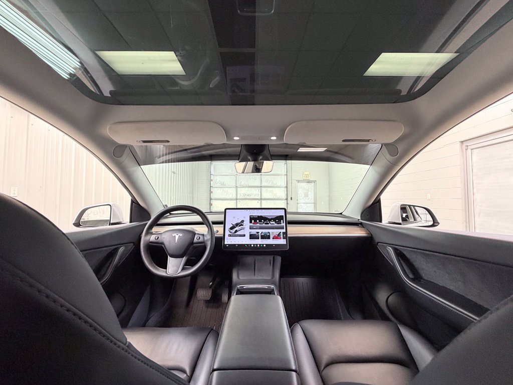 Used 2022 Tesla Model Y Long Range AWD/4WD image 26