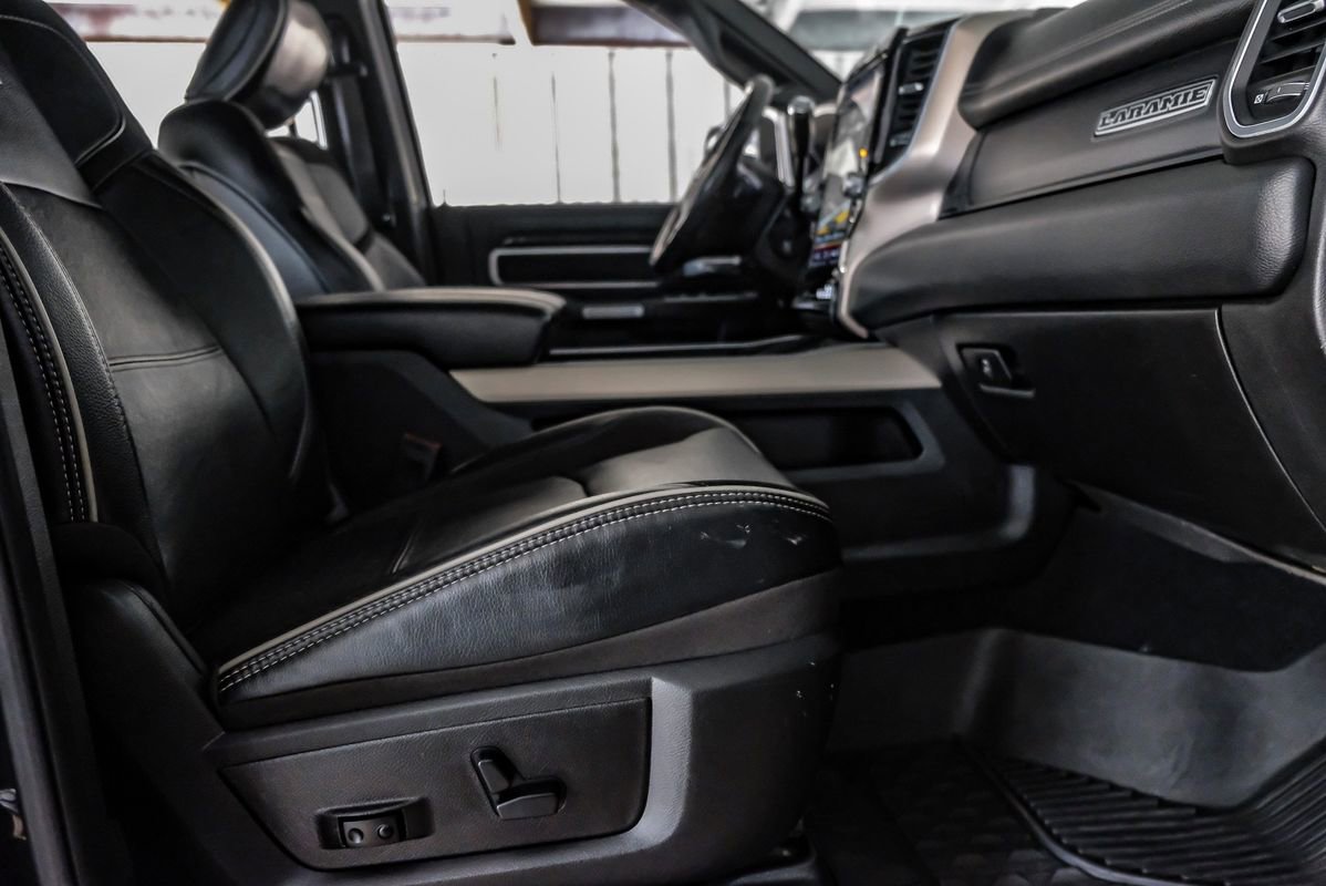 Used 2019 RAM 2500 Laramie w/ Black Appearance Package AWD/4WD image 32