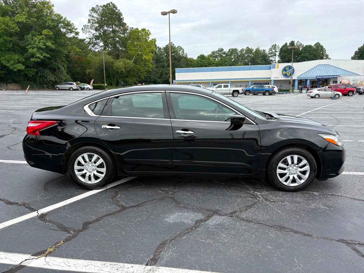 Used 2016 Nissan Altima 2.5 S w/ Power Driver Seat Package FWD image 4