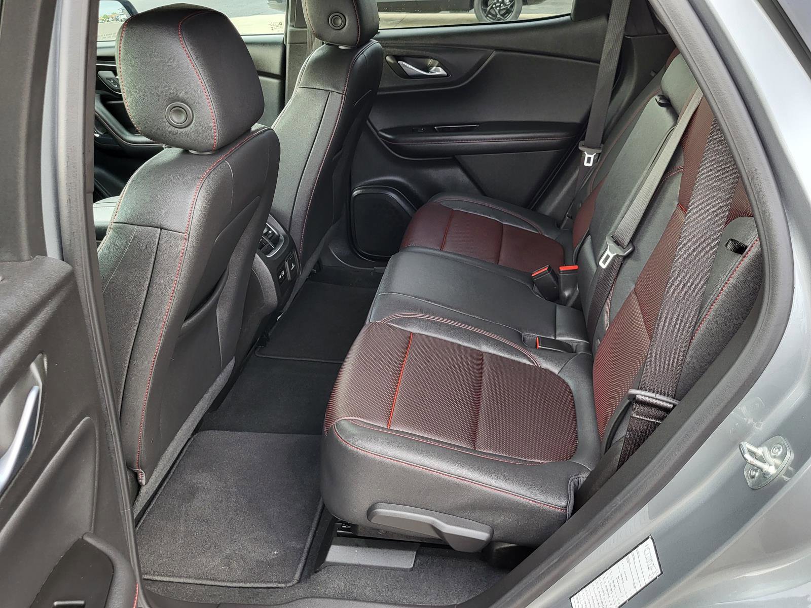 Used 2025 Chevrolet Blazer RS FWD image 13
