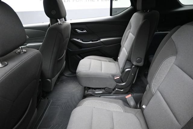 Used 2022 Chevrolet Traverse LT FWD image 25