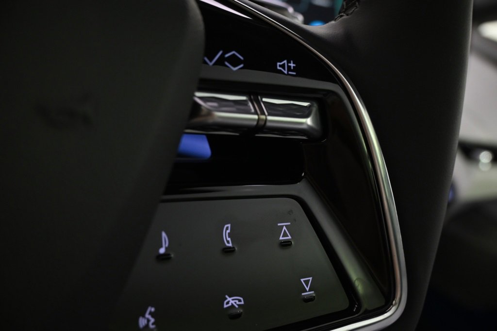 New 2025 Cadillac Optiq Sport 1 image 31