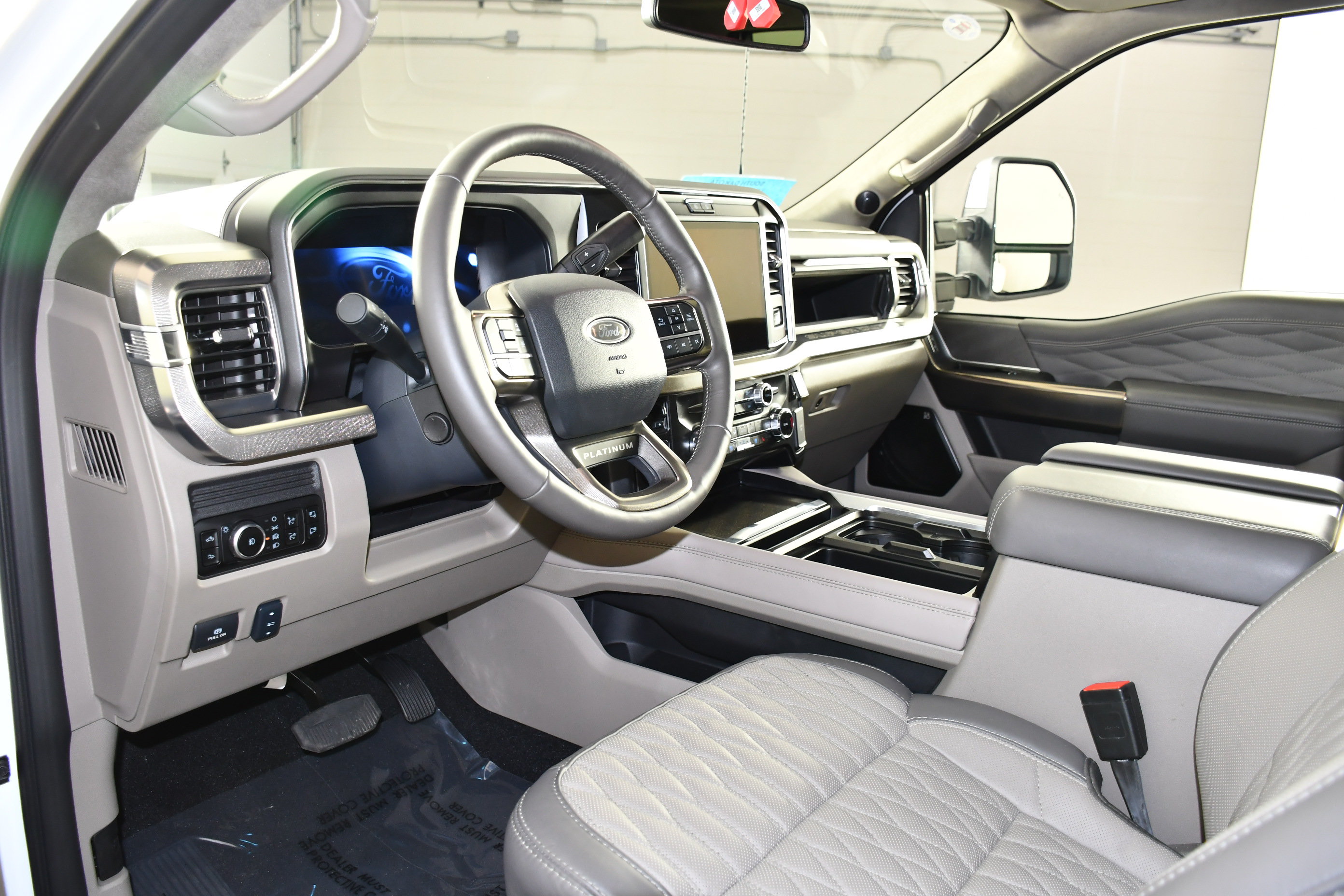 Used 2026 Ford F450 Platinum w/ Platinum Plus Package AWD/4WD image 2