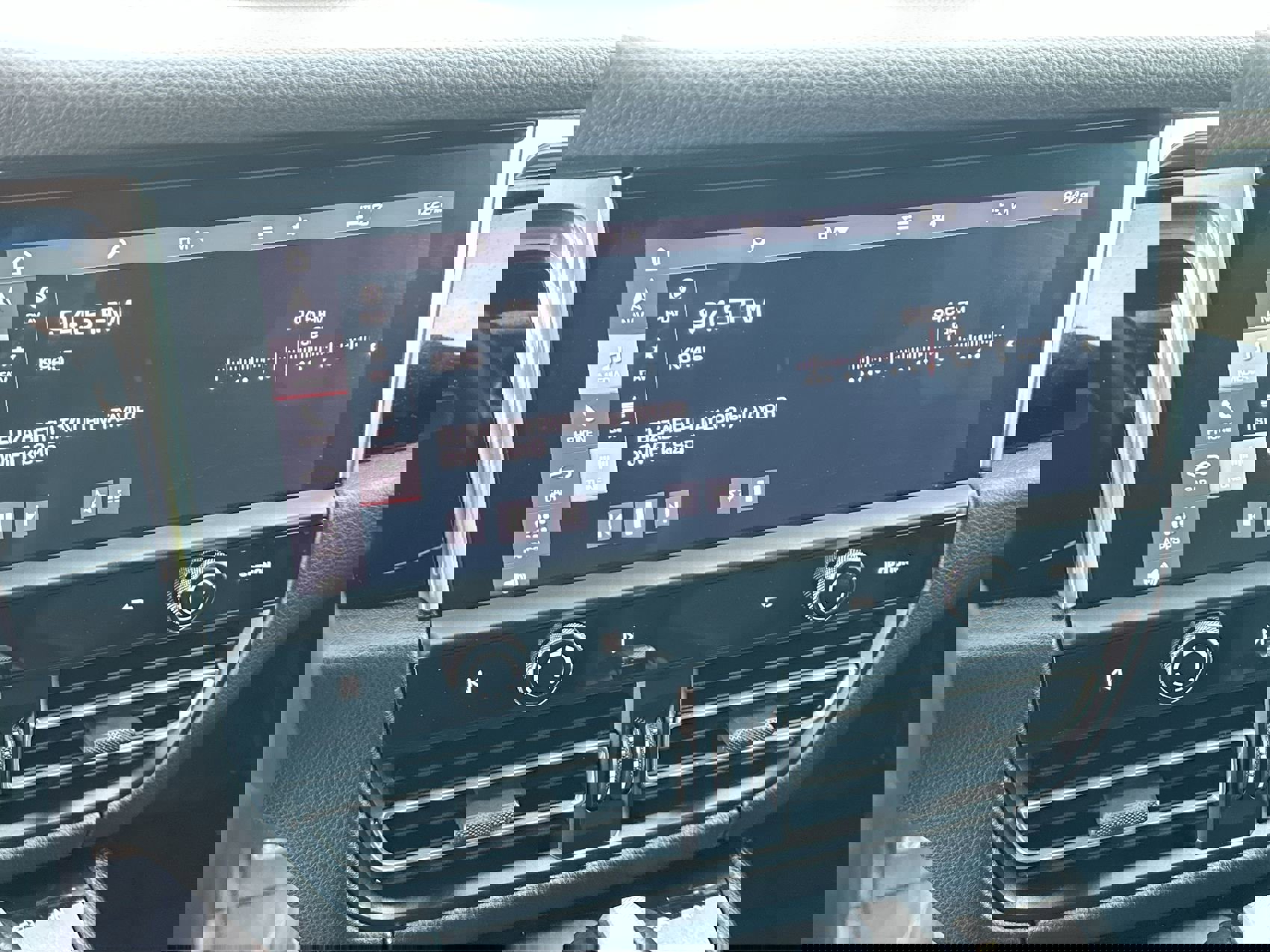 Used 2024 Porsche Macan image 15