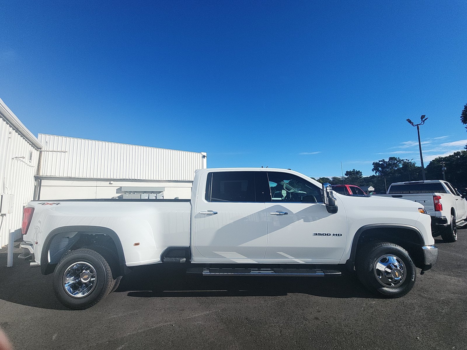 New 2026 Chevrolet Silverado 3500 LTZ w/ LTZ Convenience Package AWD/4WD image 6