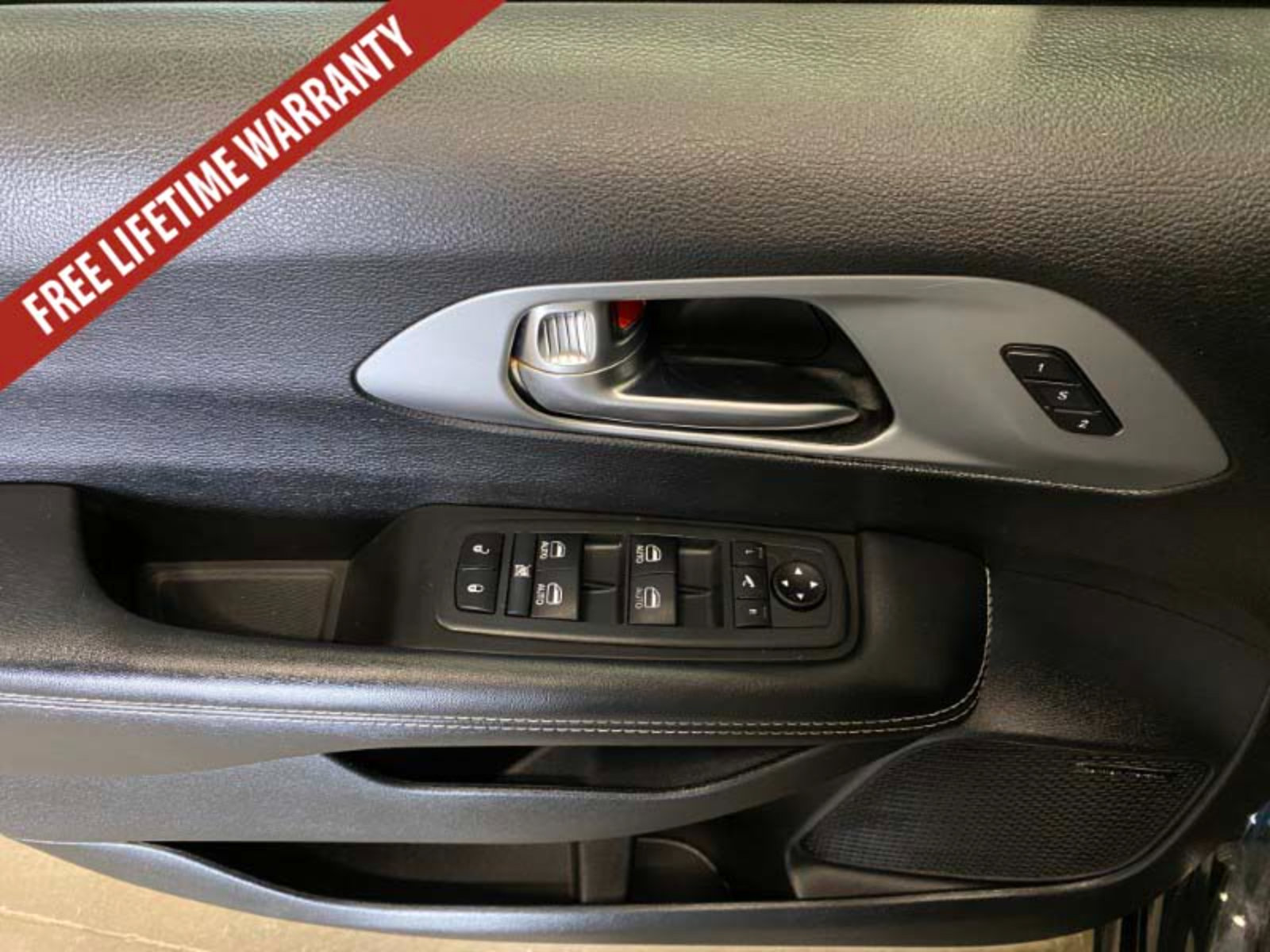 Used 2020 Chrysler Pacifica Limited w/ Advanced Safetytec Group FWD image 35