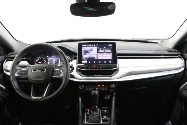 Used 2025 Jeep Compass Limited AWD/4WD image 10