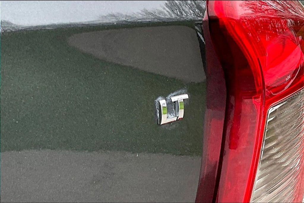 Used 2021 Chevrolet Spark LT image 21